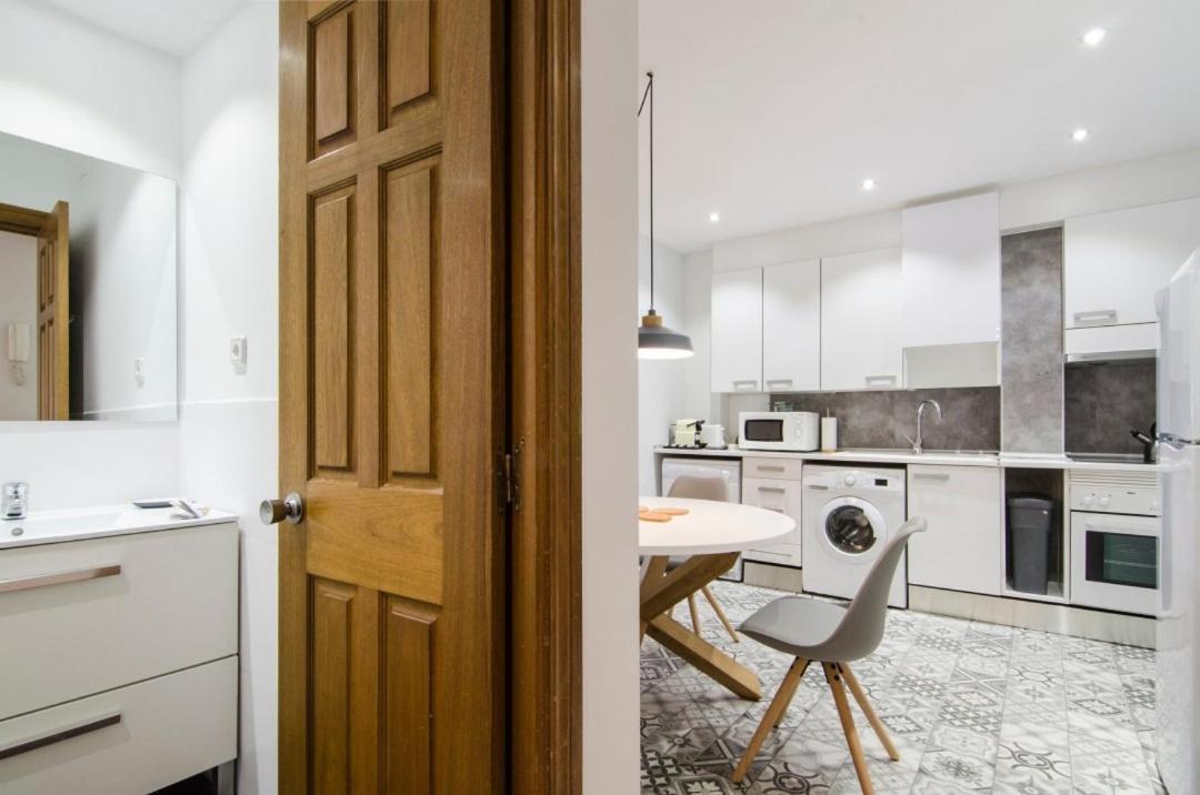 Personalized And Modern- 2 Bd 1Bth- Opera Leilighet Madrid Eksteriør bilde